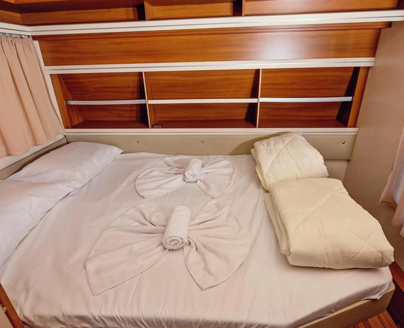 Каравани Avi Iris Фичоза Hotel Varna