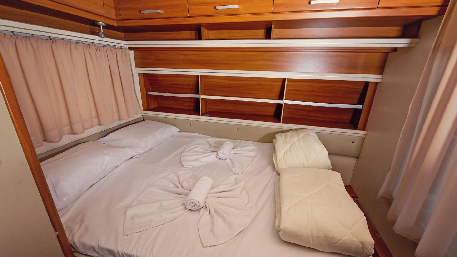 Campsite Каравани Avi Iris Фичоза Hotel Varna Bulgaria
