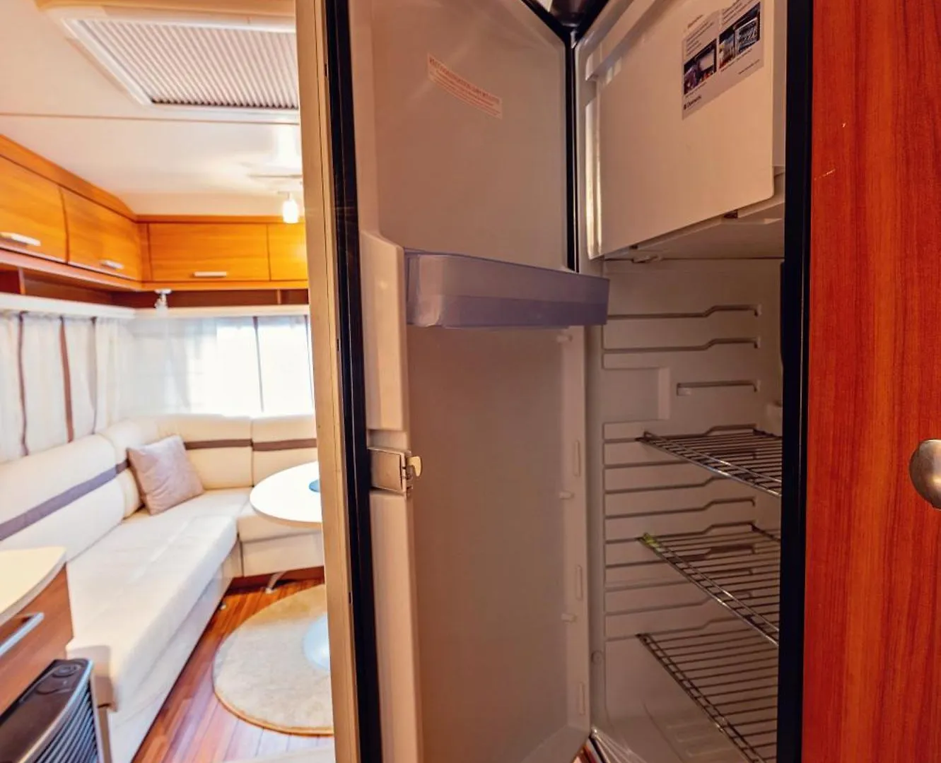 Каравани Avi Iris Фичоза Hotel Varna Campsite