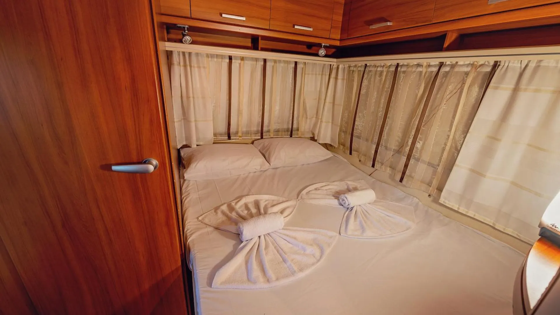 Каравани Avi Iris Фичоза Hotel Varna 0*,  Bulgaria