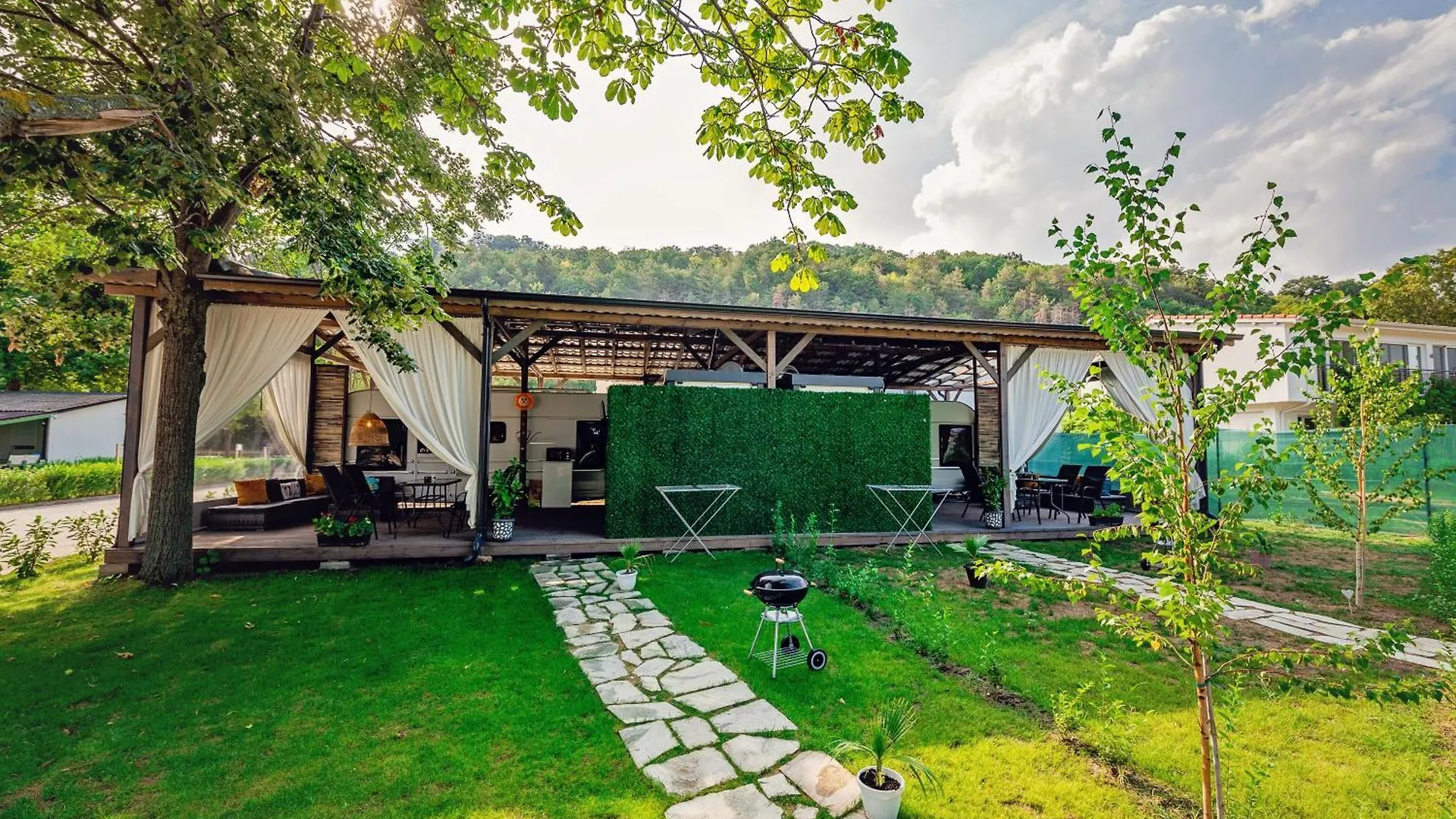 Каравани Avi Iris Фичоза Hotel Varna 0*,