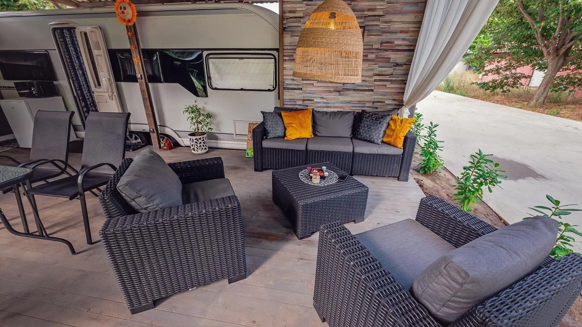 Каравани Avi Iris Фичоза Hotel Varna 0*,  Bulgaria